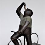 Hollandse Nieuwe. Kunsthars met bronscoating. verkocht